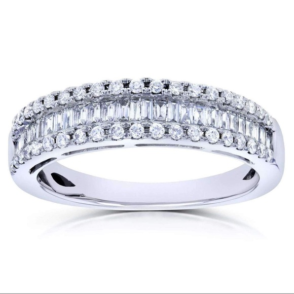 Baguette Diamond Wedding Ring in 18K White Gold - Picture 2 of 6